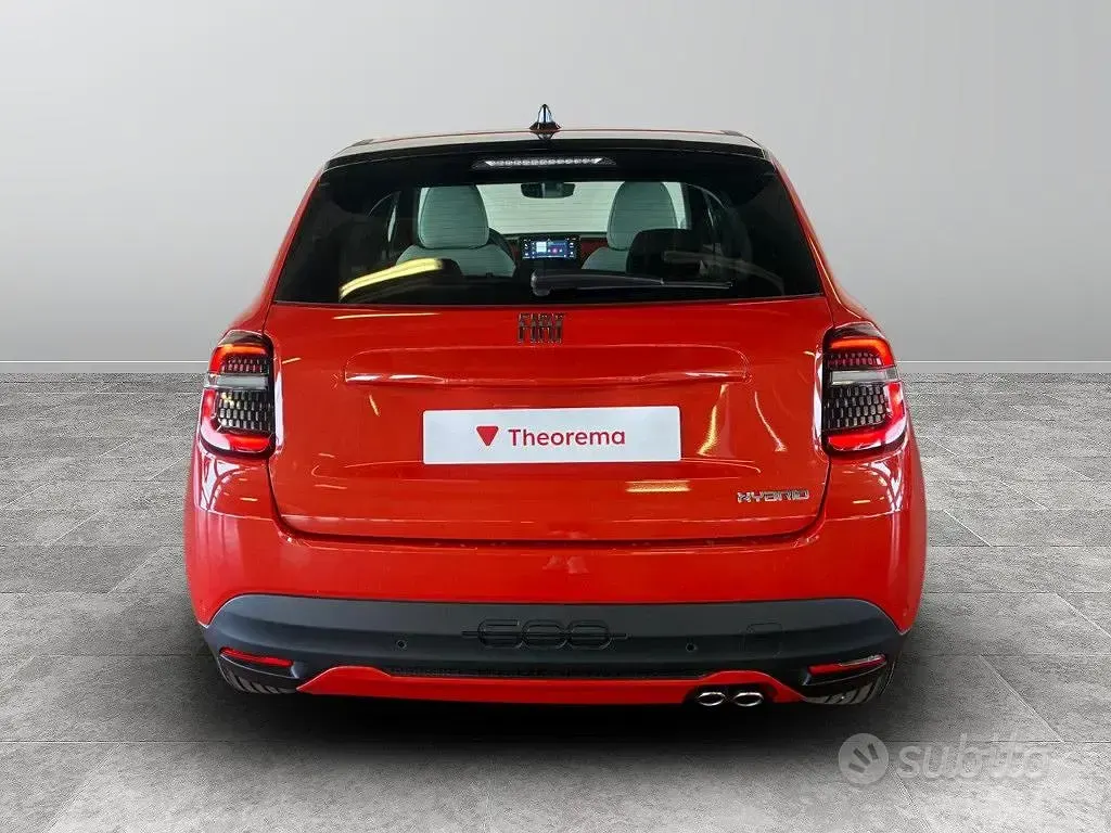 Nuova Fiat 600 Icon 136 CV (100 kW) 2025 Giallo SUV