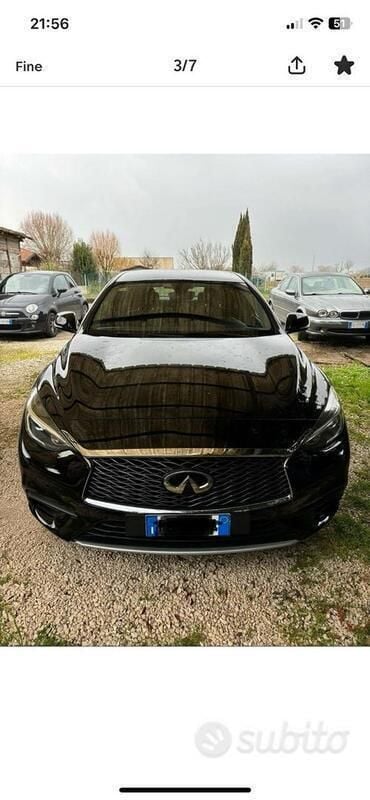 Nero Usata 2017 Infiniti Q30 Premium Due volumi | 13.000 € (Buon prezzo) - Immagine 1/4