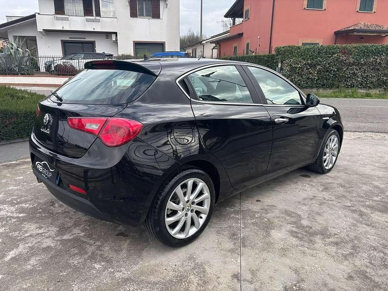 Usata Alfa Romeo Giulietta Super 120 CV (88 kW) 2016 Nero Utilitaria