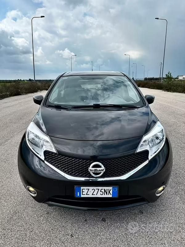 Usata Nissan Note 90 CV (66 kW) 2015 Nero Utilitaria
