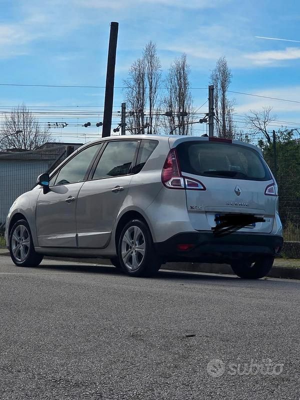 Usata Renault Scénic III XMOD 110 CV (80 kW) 2010 Monovolume