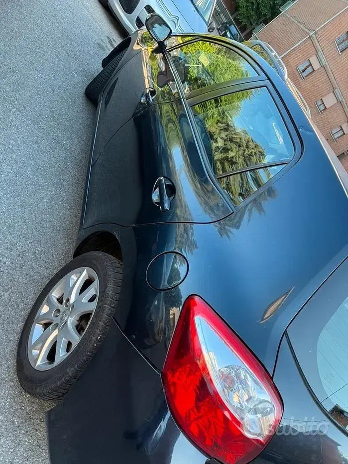 Usata Toyota Auris 90 CV (66 kW) 2011 Nero Utilitaria