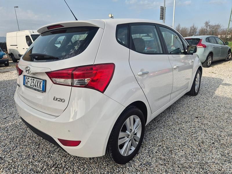 Usata Hyundai ix20 Comfort 90 CV (66 kW) 2013 Bianco Utilitaria