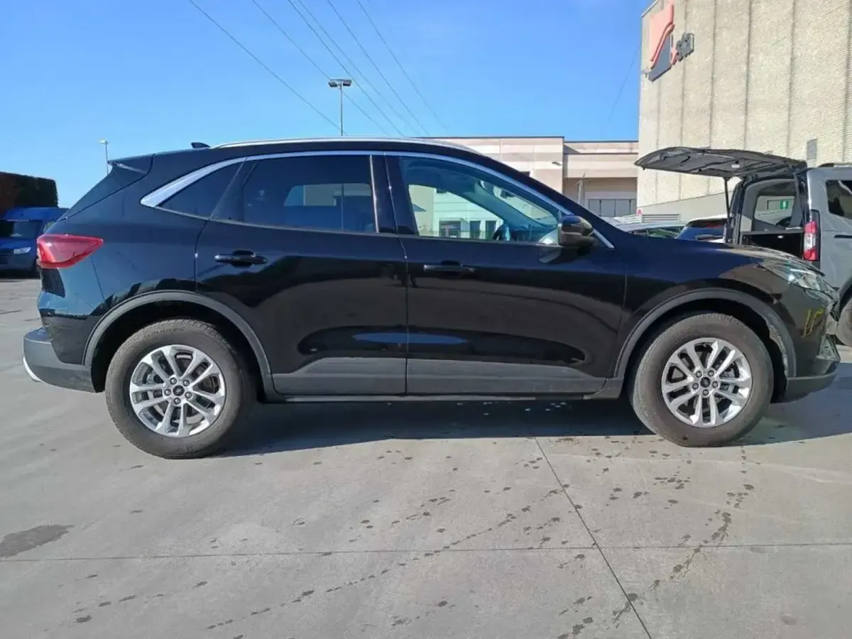 Usata Ford Kuga Titanium 151 CV (111 kW) 2025 Agate black SUV