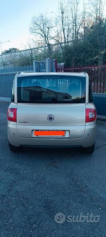 Usata Fiat Multipla 120 CV (88 kW) 2010 Giallo Monovolume