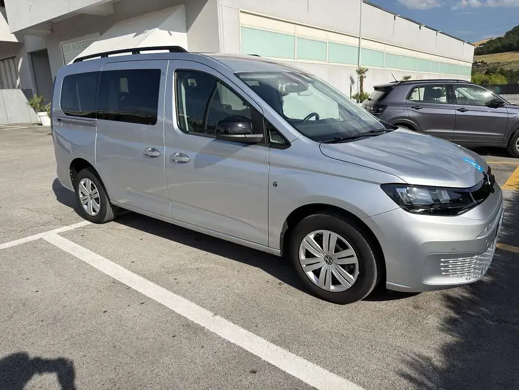 Usata VW Caddy Maxi Life Life 150 CV (110 kW) 2025 Argento Monovolume