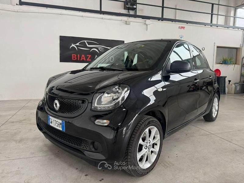 Usata Smart ForFour Passion 90 CV (66 kW) 2019 Nero Utilitaria