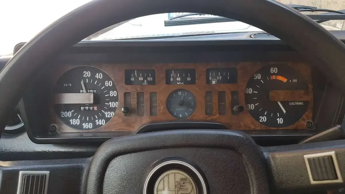 Usata Alfa Romeo Alfetta 129 CV (94 kW) 1981 Blu/azzurro Berlina