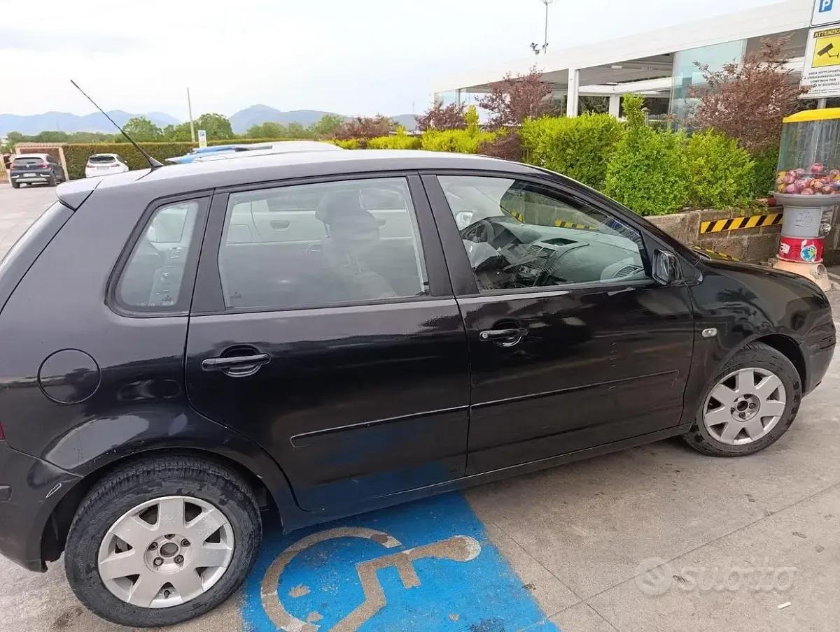 Usata VW Polo 75 CV (55 kW) 2004 Nero Utilitaria