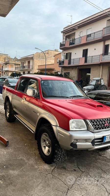 Usata Mitsubishi L200 116 CV (85 kW) 2005 Rosso Pick-up