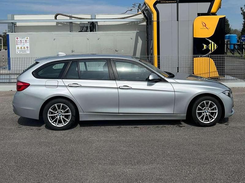 Usata BMW 318 Advantage 150 CV (110 kW) 2017 Argento Station wagon