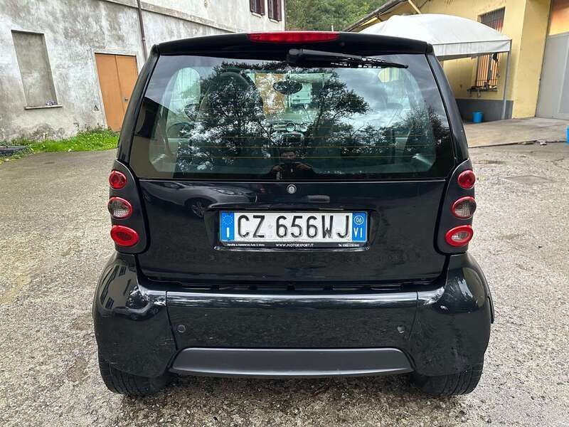 Usata Smart ForTwo Coupé 61 CV (44 kW) 2006 Nero Coupé