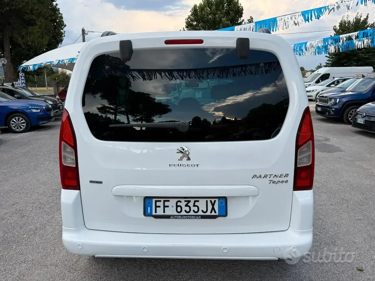 Usata Peugeot Partner Tepee 99 CV (72 kW) 2016 Bianco Monovolume