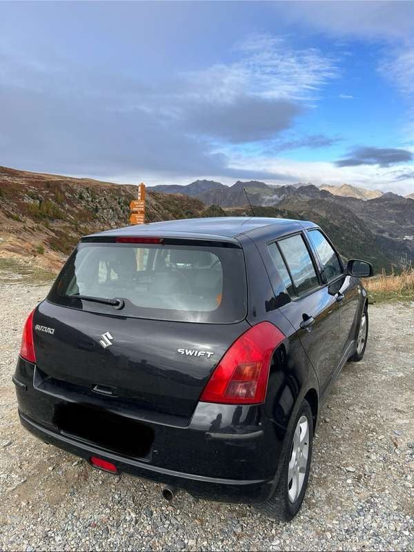 Usata 2006 Suzuki Swift Comfort+ Due volumi | 4600 € - Immagine 1/3