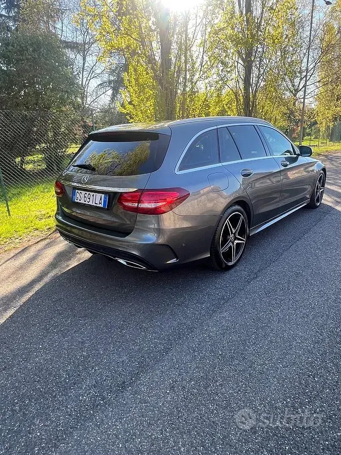 Usata Mercedes C180 AMG 122 CV (89 kW) 2019 Grigio Station wagon