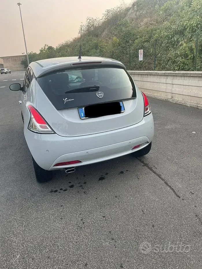 Usata Lancia Ypsilon 95 CV (69 kW) 2016 Utilitaria
