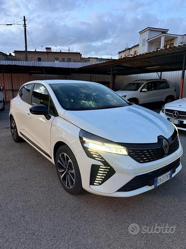 Nuova Renault Clio V Evolution 100 CV (73 kW) 2025 Bianco Berlina