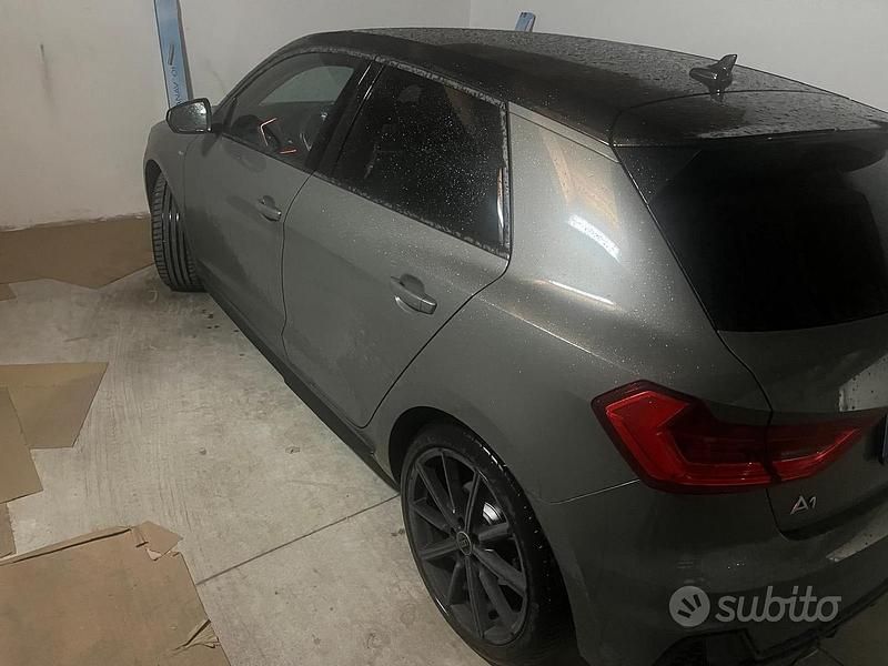 Usata Audi A1 207 CV (152 kW) 2023 Grigio SUV