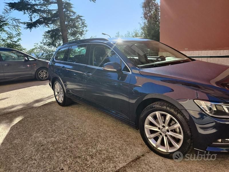 Usata VW Passat Business 120 CV (88 kW) 2015 Blu/azzurro Station wagon
