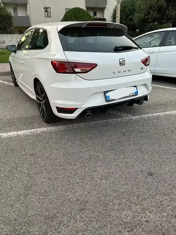Usata Seat Leon FR 184 CV (135 kW) 2016 Bianco Coupé