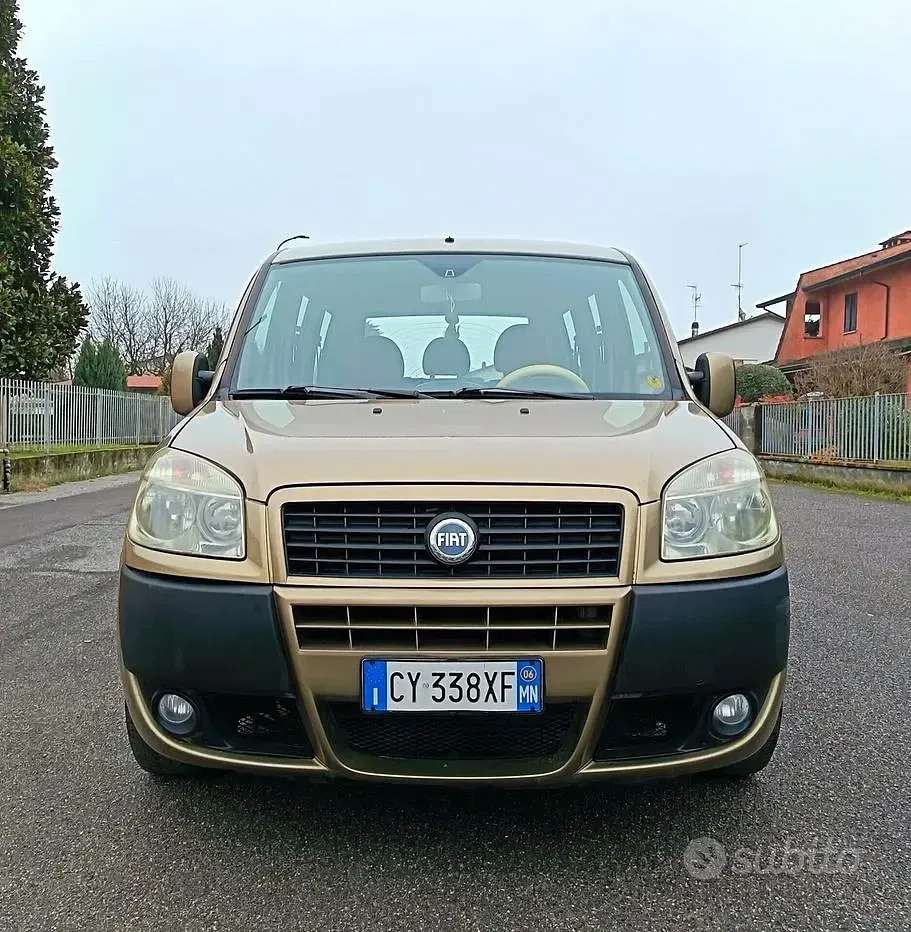Usata Fiat Doblò 105 CV (77 kW) 2006 Giallo Monovolume