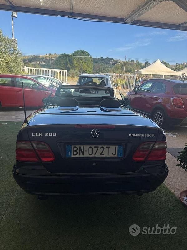 Usata Mercedes CLK200 Elegance 163 CV (119 kW) 2001 Blu Cabrio