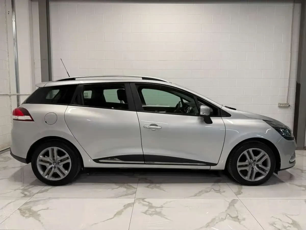 Usata Renault Clio GrandTour Business 75 CV (55 kW) 2019 Argento Station wagon