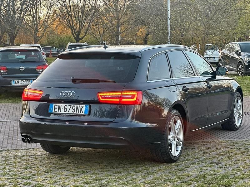 Usata Audi A6 177 CV (130 kW) 2012 Blu Station wagon