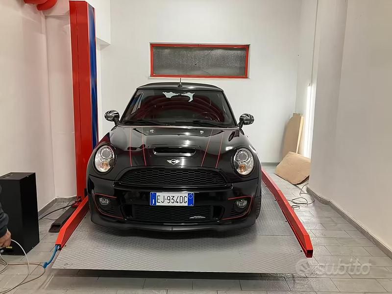 Usata Mini John Cooper Works Cabriolet 211 CV (155 kW) 2011 Nero Cabrio