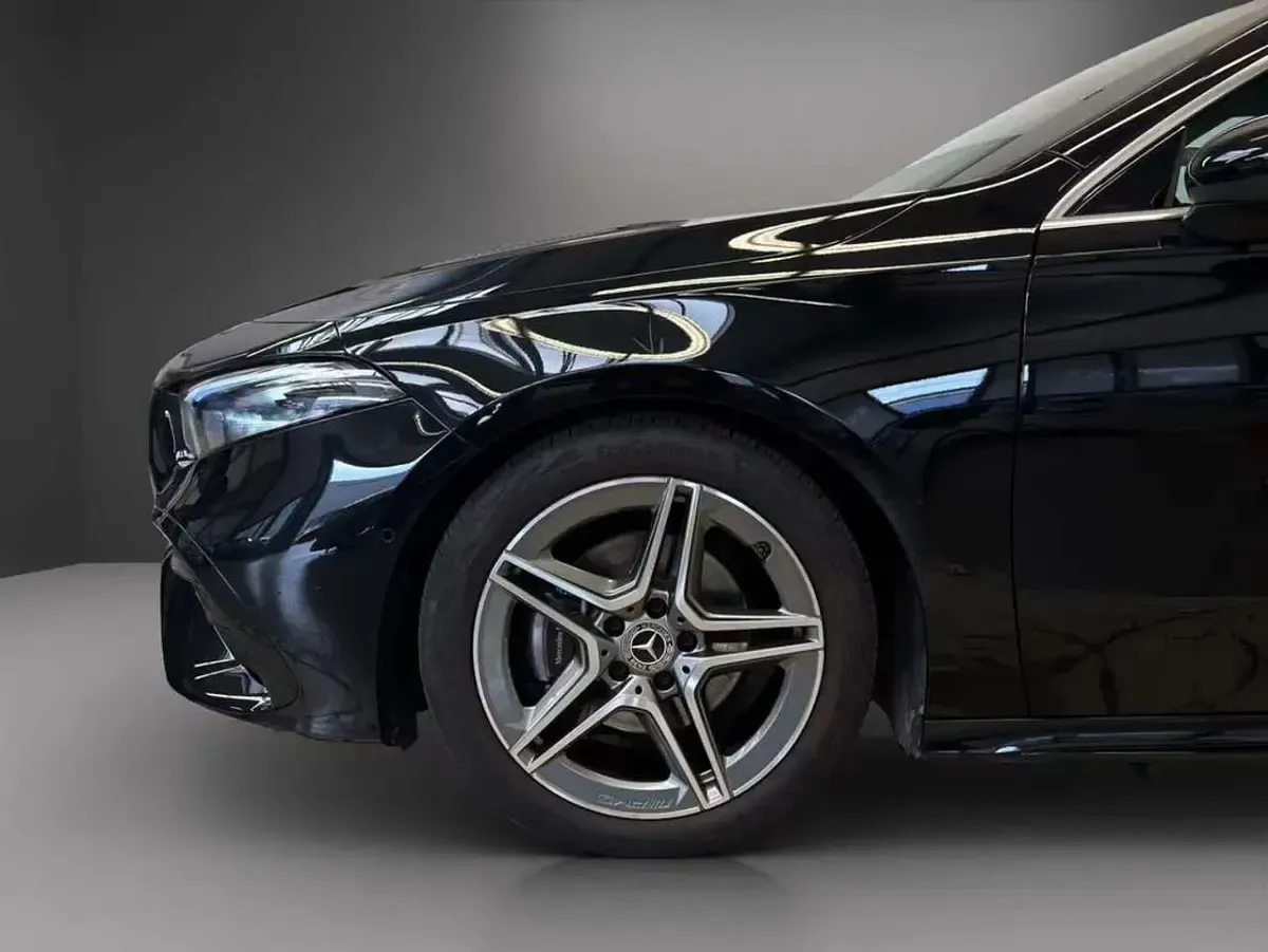 Usata Mercedes A180 Premium 136 CV (100 kW) 2025 Nero Berlina