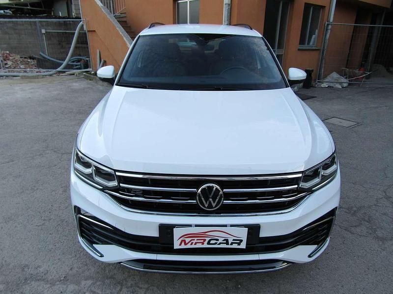 Usata VW Tiguan R-line 200 CV (147 kW) 2023 Bianco SUV