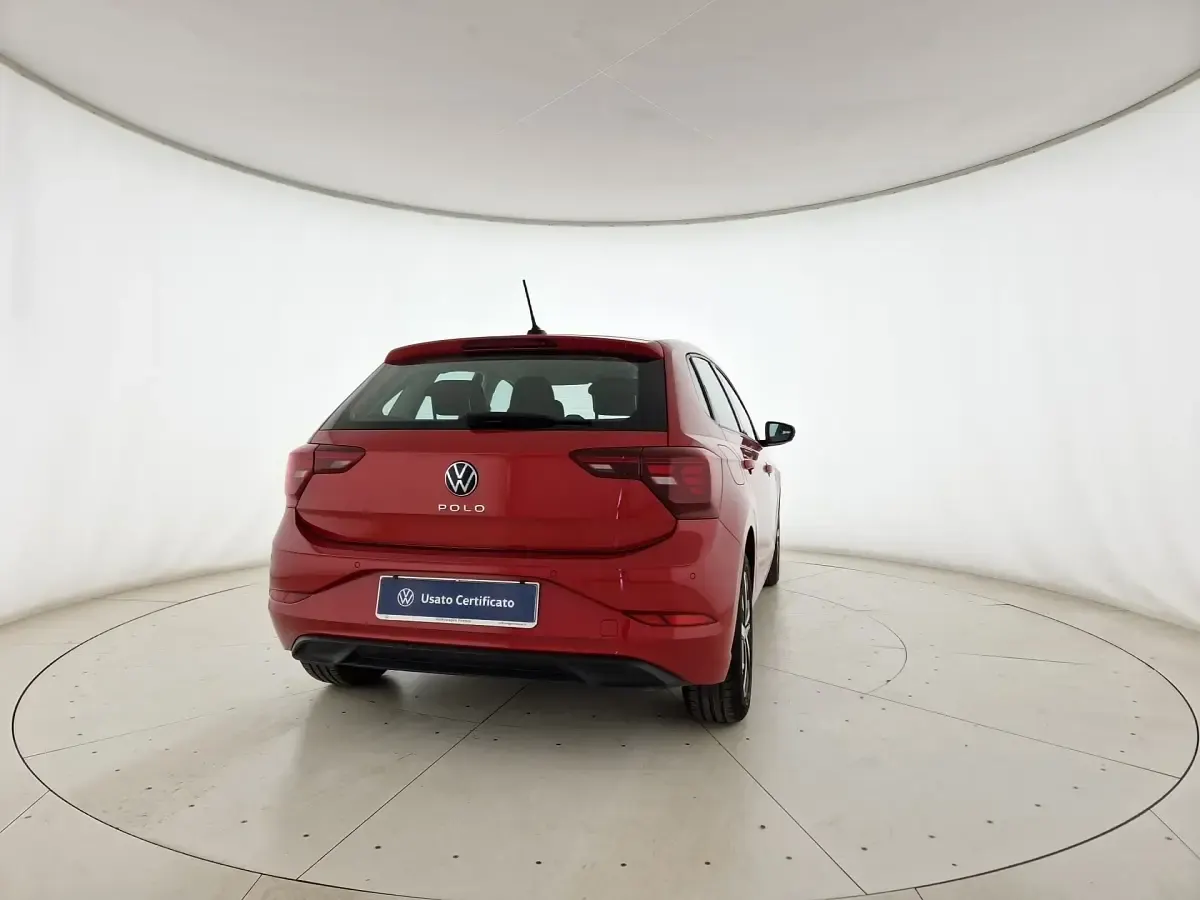Usata VW Polo Life 80 CV (58 kW) 2023 Kings red metallizzato Utilitaria