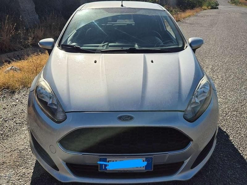 Usata Ford Fiesta 75 CV (55 kW) 2017 Argento Utilitaria