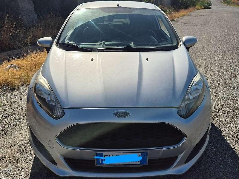 Argento Usata 2017 Ford Fiesta Due volumi | 6000 € (Super prezzo) - Immagine 1/4