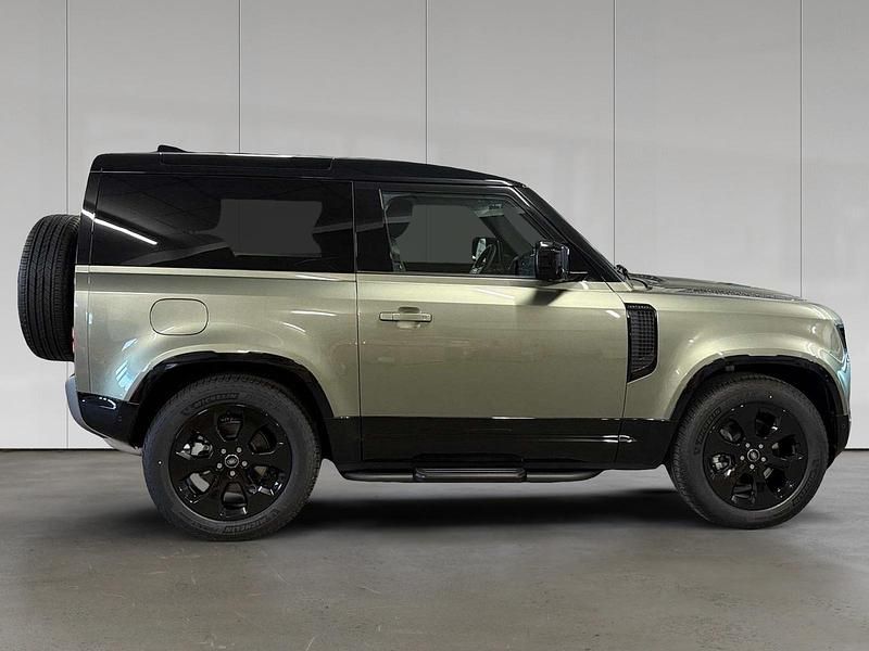 Nuova Land Rover Defender SE Dynamic 200 CV (147 kW) 2025 Pangea green SUV