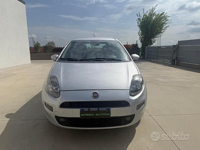 Usata Fiat Grande Punto Easy 75 CV (55 kW) 2013 Grigio Utilitaria