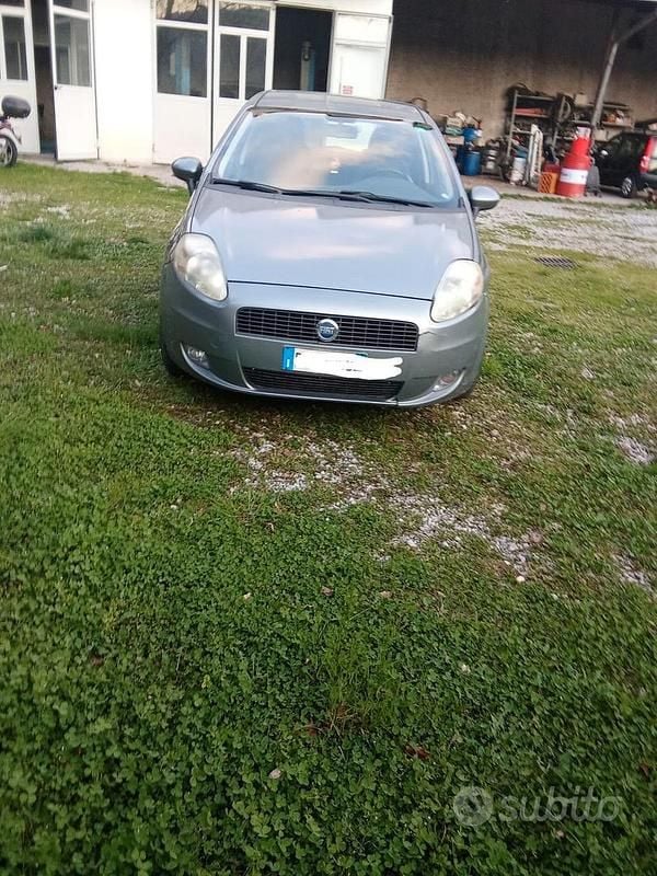 Usata Fiat Grande Punto 58 CV (42 kW) 2006 Grigio Utilitaria
