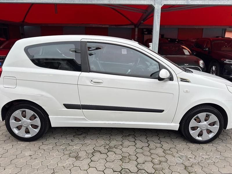 Usata Chevrolet Aveo LS 82 CV (60 kW) 2010 Bianco Berlina