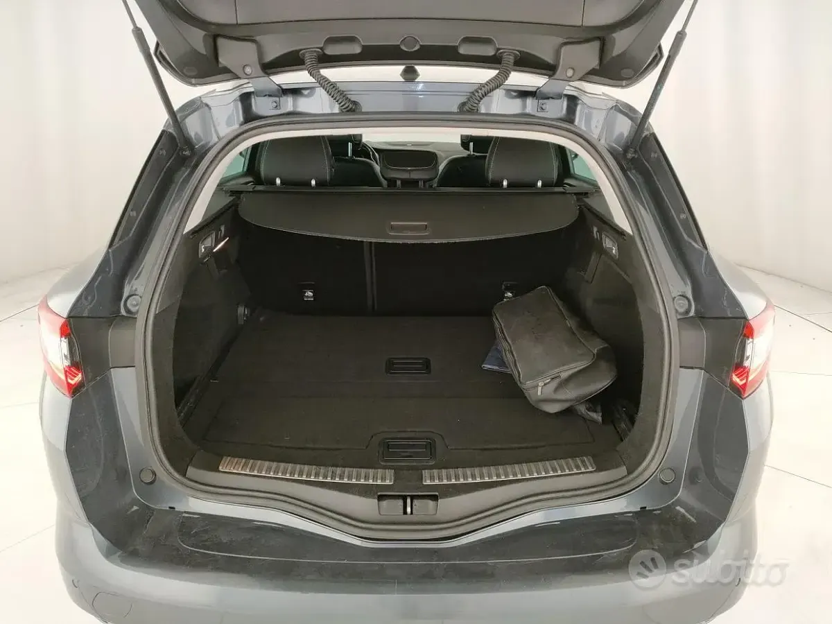 Usata Renault Mégane GrandTour Bose Edition 110 CV (80 kW) 2018 Bluazzurro Station wagon