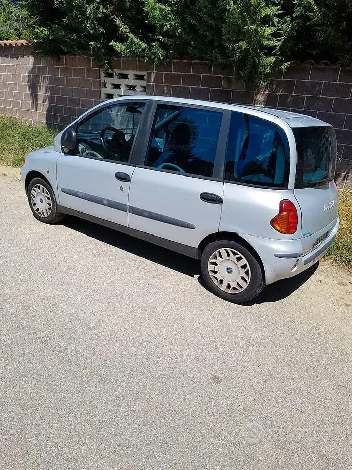 Usata Fiat Multipla 116 CV (85 kW) 2002 Giallo Monovolume