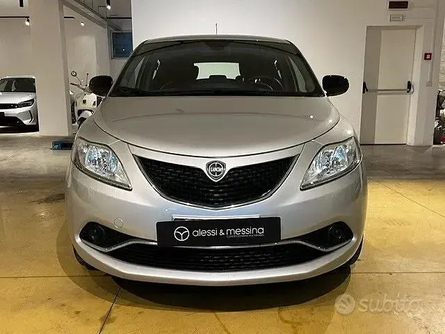 Usata Lancia Ypsilon Gold 95 CV (69 kW) 2016 Grigio Utilitaria