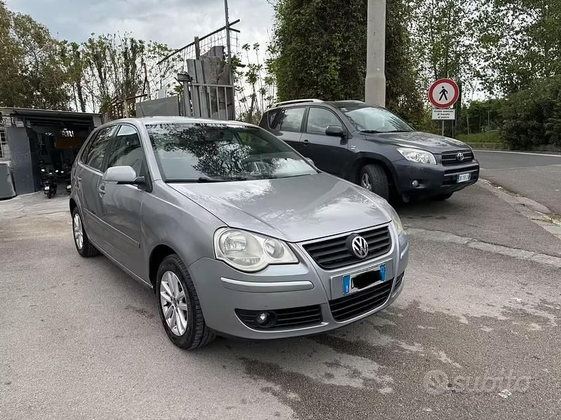 Usata VW Polo 69 CV (50 kW) 2008 Grigio Utilitaria