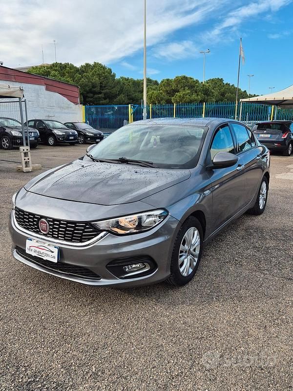 Usata Fiat Tipo Lounge 95 CV (69 kW) 2016 Grigio Berlina