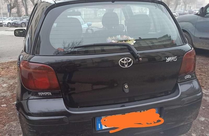 Usata Toyota Yaris 75 CV (55 kW) 2004 Utilitaria