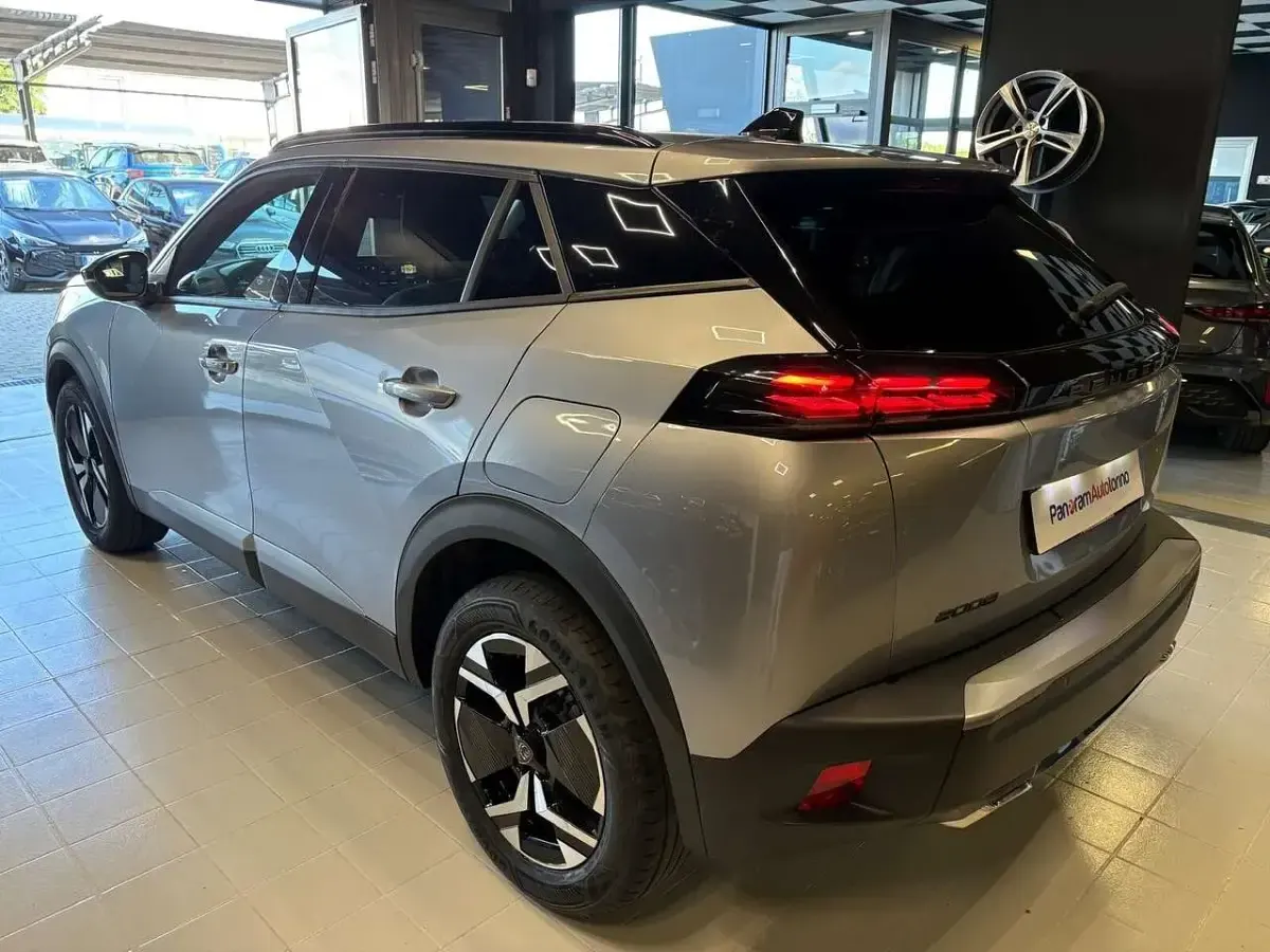 Usata Peugeot 2008 S 131 CV (96 kW) 2025 Grigio SUV