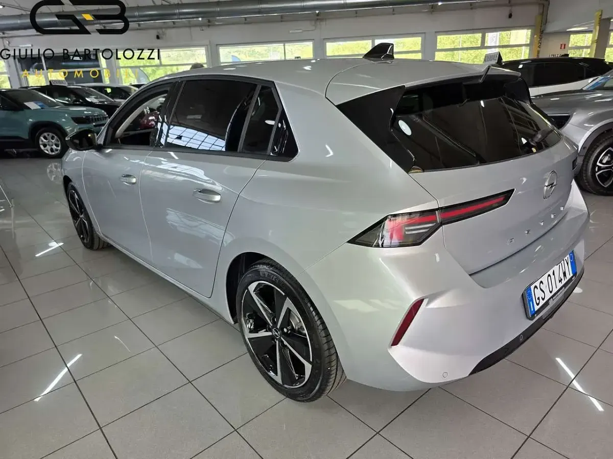 Usata Opel Astra Business Elegance 131 CV (96 kW) 2024 Argento Utilitaria