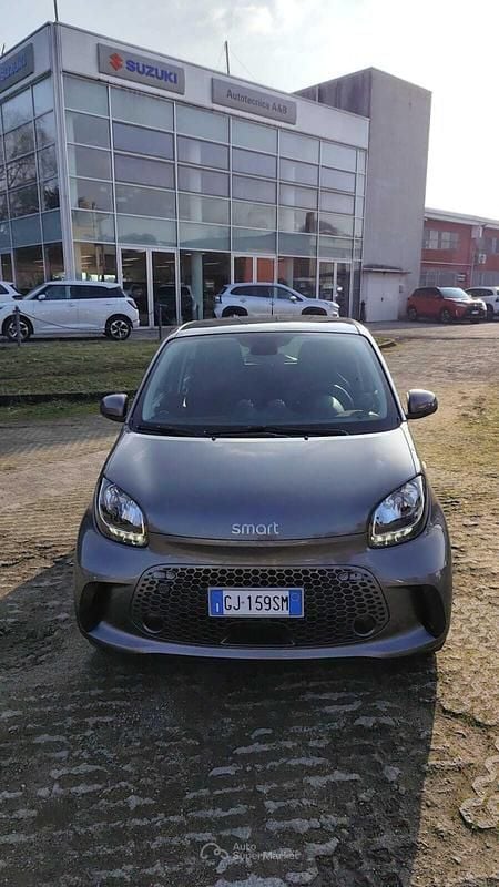 Begagnad Smart ForFour Electric Drive 41 kW (56 HK) 2022 Grå Sedan