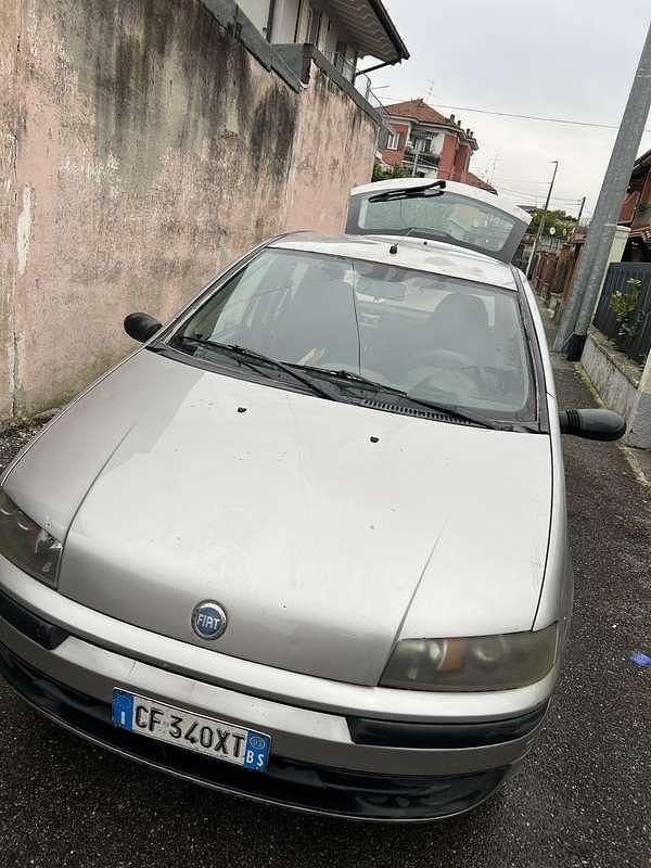 Usata Fiat Punto Feel 60 CV (44 kW) 2003 Berlina