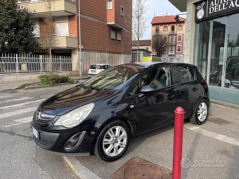 Usata Opel Corsa Sport 86 CV (63 kW) 2012 Nero Utilitaria
