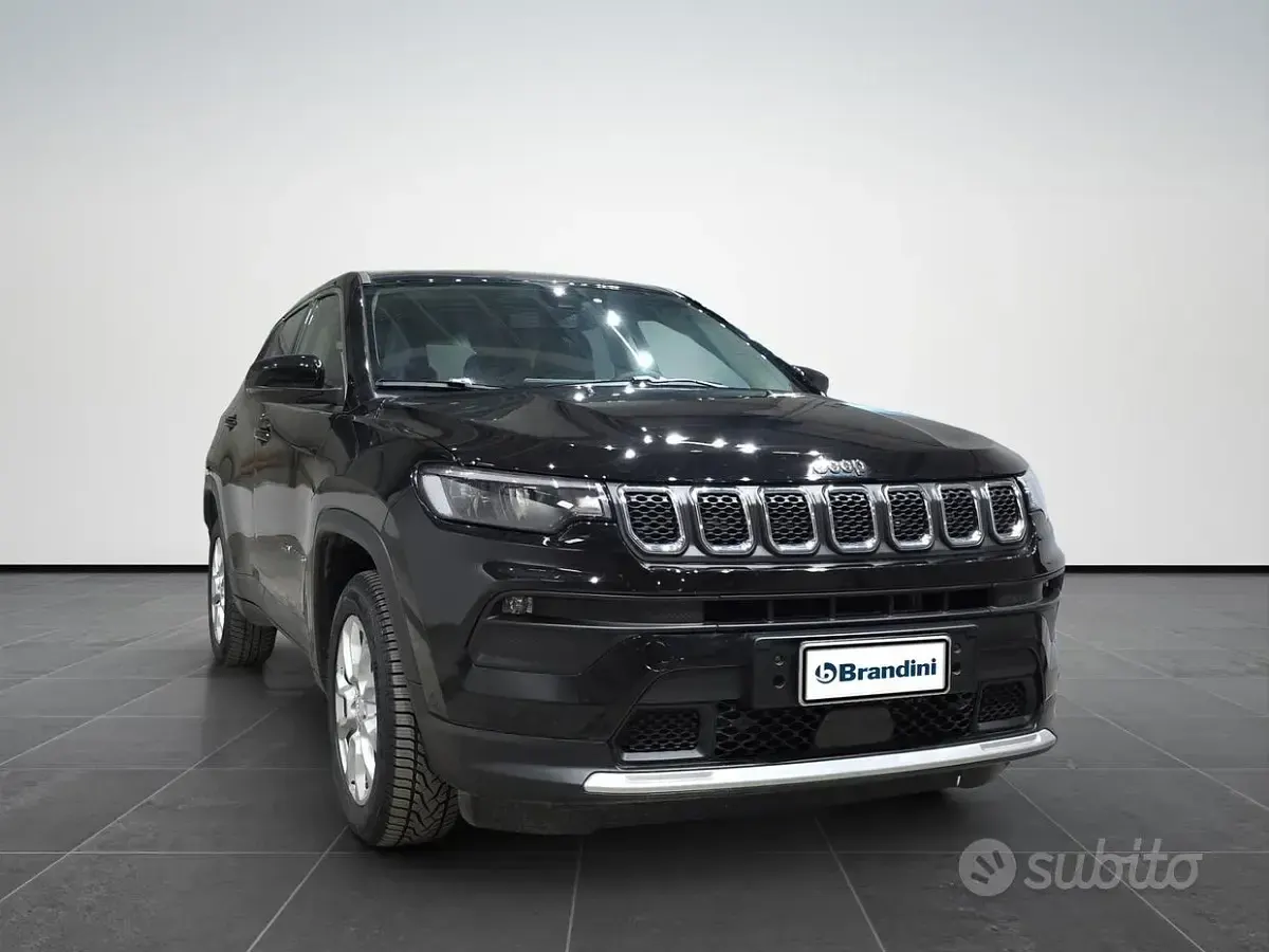Usata Jeep Compass Altitude 131 CV (96 kW) 2025 Solid black SUV